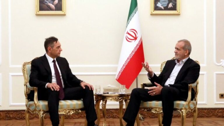 Vulin takon presidentin iranian: Nuk do ta njohë Kosovën