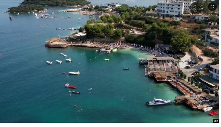 “Zëri i Amerikës”: Shqipëri, reagime për turizmin në bregdetin jugor
