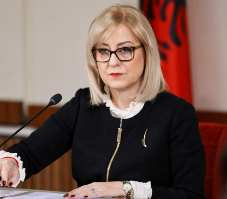 Iku një grua-ikonë e politikës njerëzore