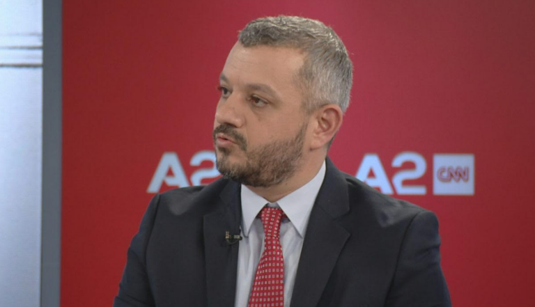 Statusi i Pandi Gjatës/Kur gazetaria ishte pasion, profesionalizëm dhe nuk njihej LEKU!