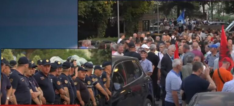 PD në protestë para Kryeministrisë, thirrje për qeveri teknike dhe lirimin e Berishës