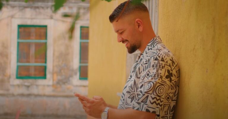 VIDEO/ ”Që sa kohë s’jemi pa”, Florion Thaqi rikthehet me një projekt veror tepër unik