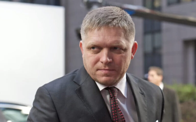 Kryeministri sllovak kthehet në punë pas atentatit