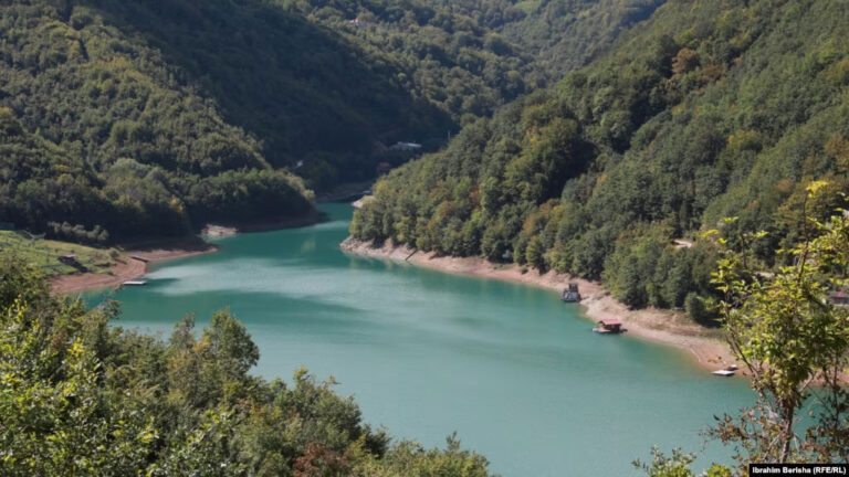 Policia konfirmon shpërthimin në afërsi të Liqenit të Ujmanit