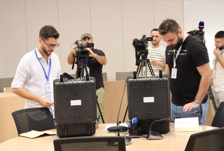 Zgjedhjet në Himarë më 4 gusht, testohen pajisjet e identifikimit elektronik të zgjedhësve
