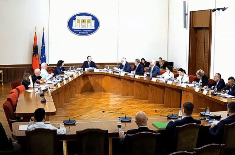 Punuan me orar të zgjatur, deputetët nga PS dhe PD bien dakord për të marrë një rrogë shtesë shpërblim