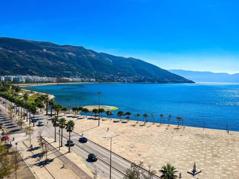 Rriten çmimet, më pak turistë në Vlorë