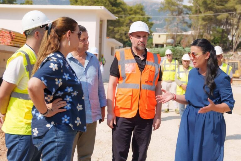 Himarë/ Balluku dhe Kumbaro inspektojnë punimet për impiantin e ujërave të ndotur: Rrit cilësinë e shërbimit, i përgjigjet zhvillimit të zonës