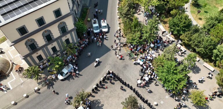 Si përfundoi protesta para bashkisë në 50 veta