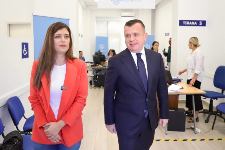 Zgjedhjet e parakohshme lokale më 4 gusht, ministri Balla: Zyra e IdentiTek në Himarë e hapur çdo ditë