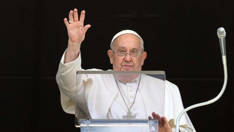 Papa Françesku: Ruhuni nga diktatura që të nxit veç të bësh, botës i duhet mëshira!