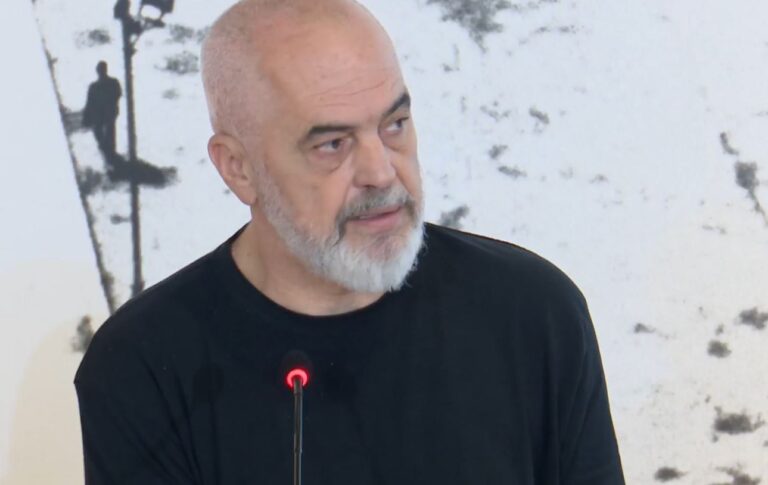 Rama mbledh kryebashkiakët: Duhet bërë gjithçka që procesi i legalizimit të përshpejtohet për banesat e qytetarëve