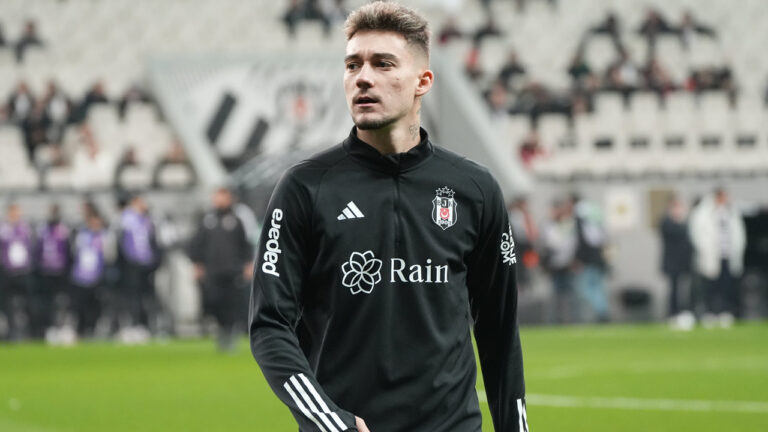 Ernest Muçi mund të transferohet në Premier League, ka dy oferta