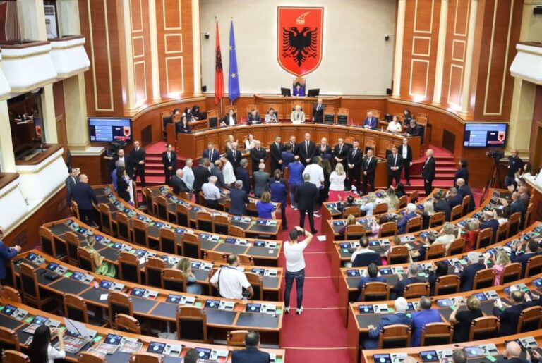 Betohen në Presidencë tre ministrat e rinj të kabinetit Rama