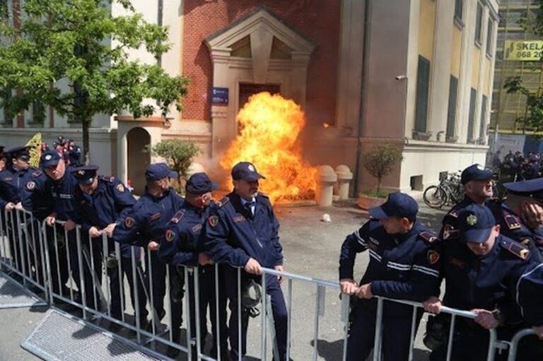 Protesta te Bashkia e Tiranës, policia tregon rrugët që do të bllokohen nesër që nga ora 09:30