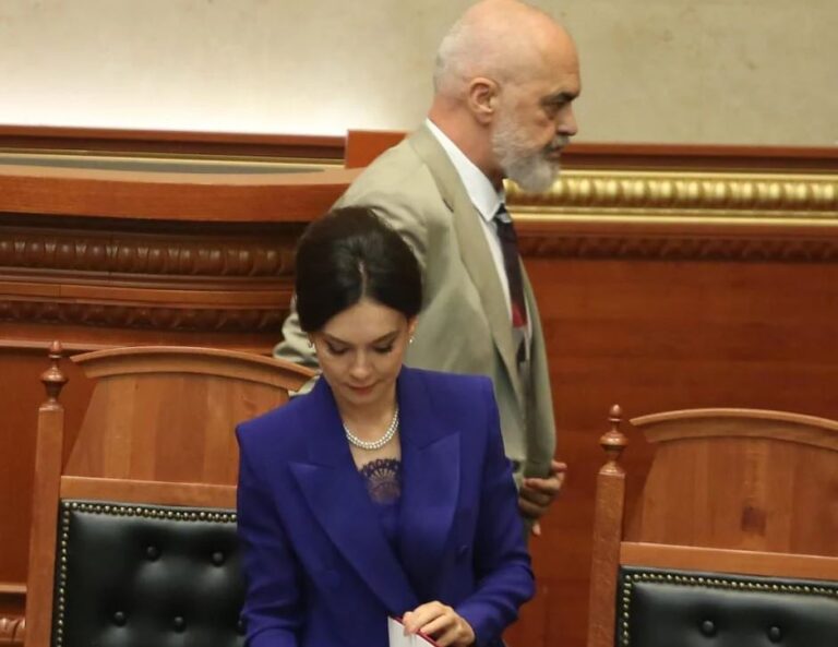 Elisa Spiropali letër Ramës: Jep zgjidhje politike, pa frikë dil përballë qytetarëve se është ora e ndryshimit