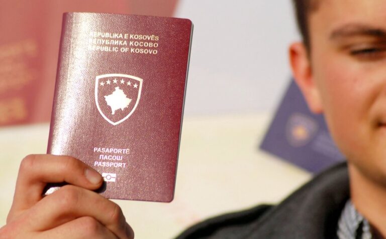 Pse serbët janë të interesuar për t’u pajisur me dokumente të Kosovës?