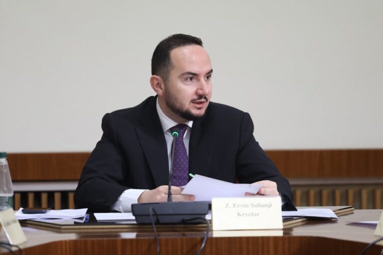 Salianji përplaset me Naçon: Bëni punën tuaj!
