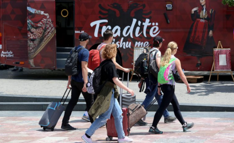 7 milionë turistë në 7 muaj