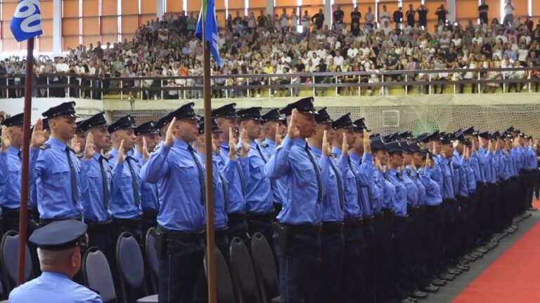 448 policë të rinj në Kosovë, Kurti: Niveli më i lartë i detyrës