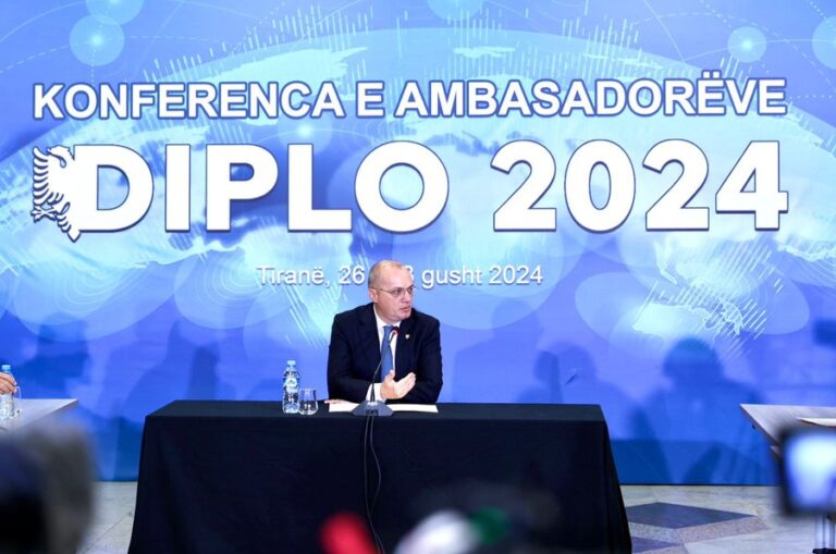 Hasani: Në tetor kapitulli i parë i negociatave me BE