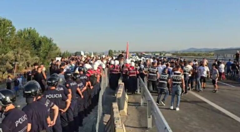 Përfundon protesta në aksin Thumanë-Kashar, qytetarët e mbajtën rrugën të bllokuar për 30 minuta