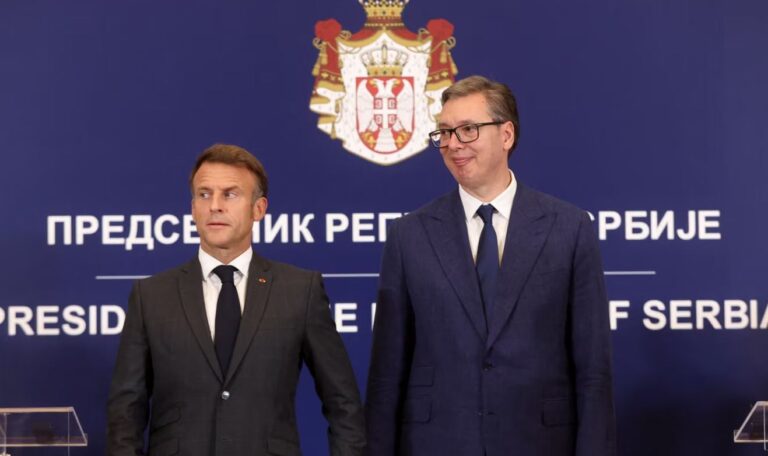 Serbia nënshkruan marrëveshje për blerjen e avionëve francezë Rafale, Macron në Beograd: Vendi juaj është në BE
