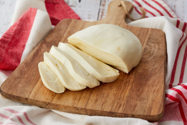 Mozzarella e skaduar dhe vezë me salmonelë në vend? AKU sqaron qytetarët: Akuzat nga PD janë të pavërteta