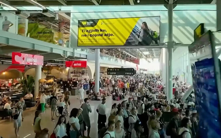 Drejtuesit e aeroportit të Rinasit kanë një njoftim të rëndësishëm për çdo pasagjer