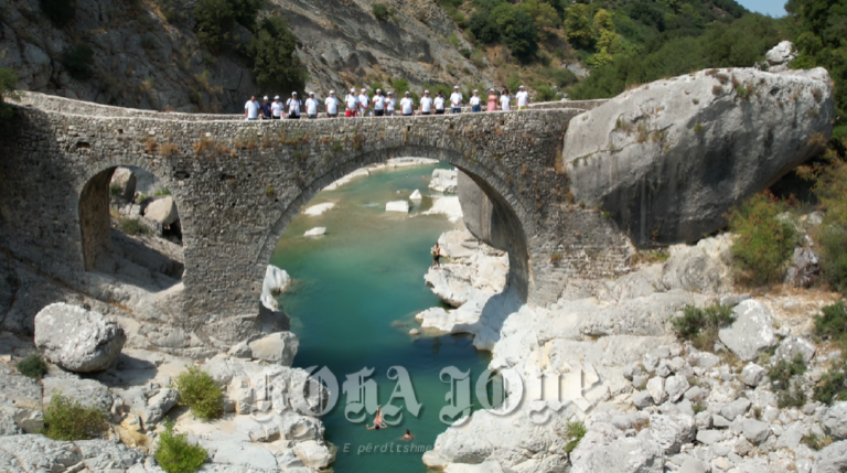 Aventurë e këndshme të Ura e Bratit në Vlorë