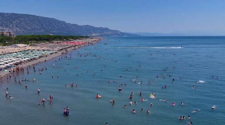 VIDEO/ ”Këtë vit më mirë”, Rama: Pushuesit në Velipojë vlerësojnë pastërtinë dhe organizimin në nivel tjetër
