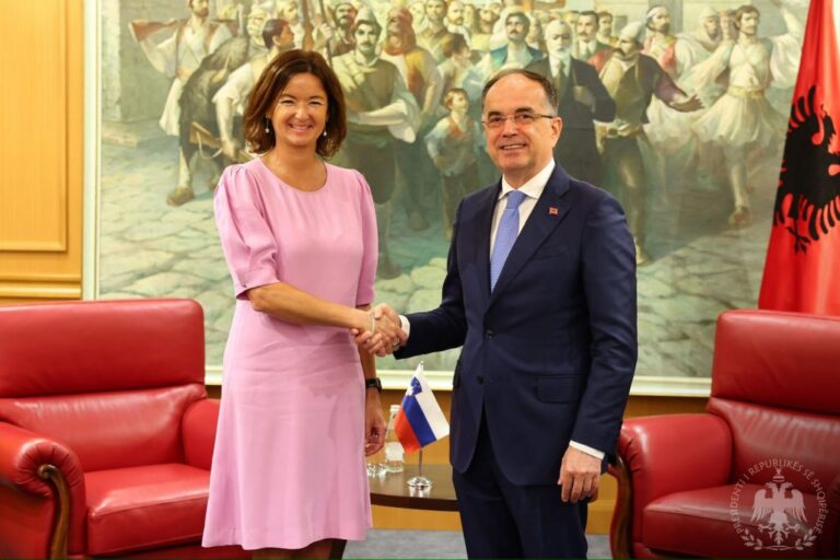 Presidenti Begaj pret në takim zv/kryeministren e Sllovenisë, Tanja Fajon. Bisedat nga NATO tek perspektiva europiane