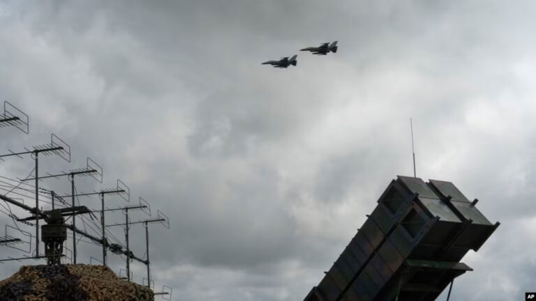 Ukraina konfirmon mbërritjen e avionëve F-16