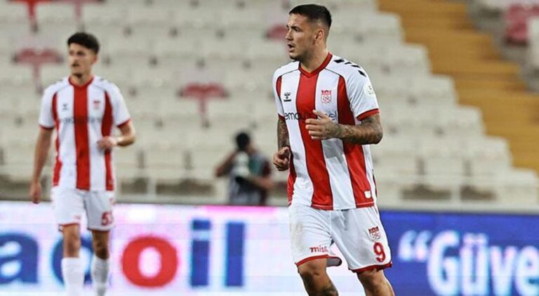 Manaj befason të gjithë: Nuk e di a do jem më pjesë e Sivasspor-it