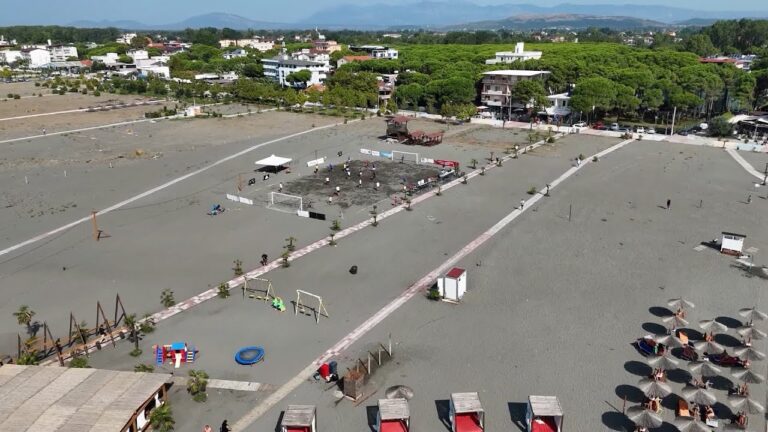 Velipoja pret kampionatin e parë të futbollit në plazh, morën pjesë 8 ekipe