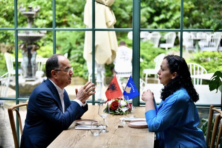 Presidenca: Bajram Begaj ka raporte të ngushta dhe konstruktive me Osmanin dhe Kurtin