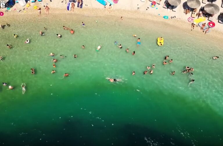 Turistët në Sarandë e Ksamil: Të kënaqur me mikpritjen dhe peizazhet