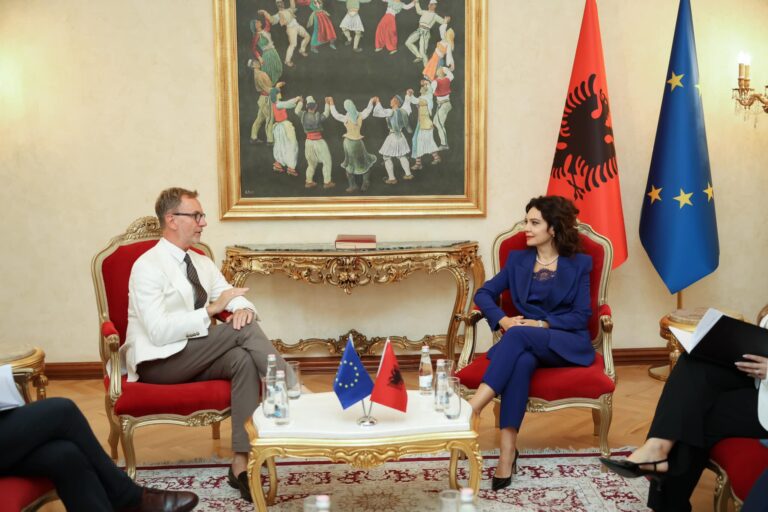 Spiropali pret ambasadorin e BE në Tiranë: Kuvendi, rol kyç në procesin e Integrimit Europian