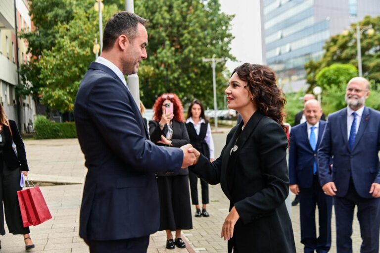 Kryeparlamentarja Spiropali ndan pamjet nga vizita në Prishtinë: Kosova, prioritet kombëtar i Shqipërisë