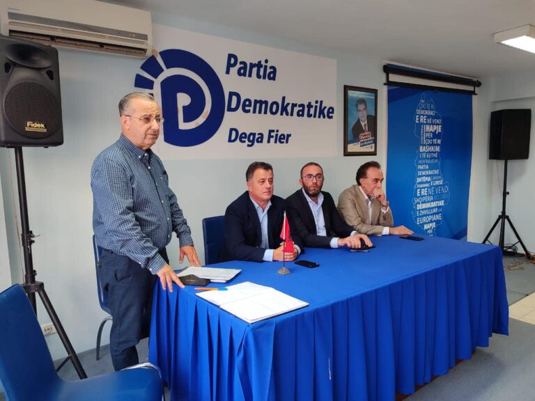 Bardhi nis takimet si drejtues i qarkut Fier: Qytetarët u përballën gjatë këtyre viteve me varfërinë dhe korrupsionin