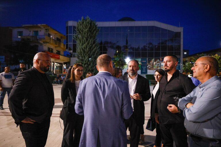 Mazniku me socialistët në Peqin: Do punojmë për fitoren në 2025, me PS-në drejt BE-së
