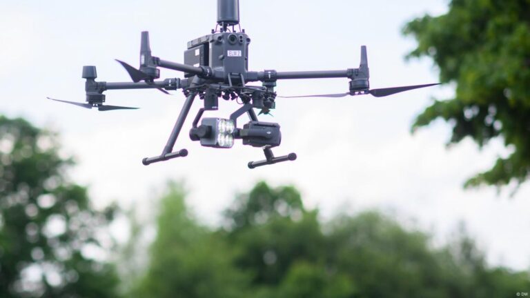 DW: A duhet të rrëzojë NATO dronët rusë mbi Ukrainë?