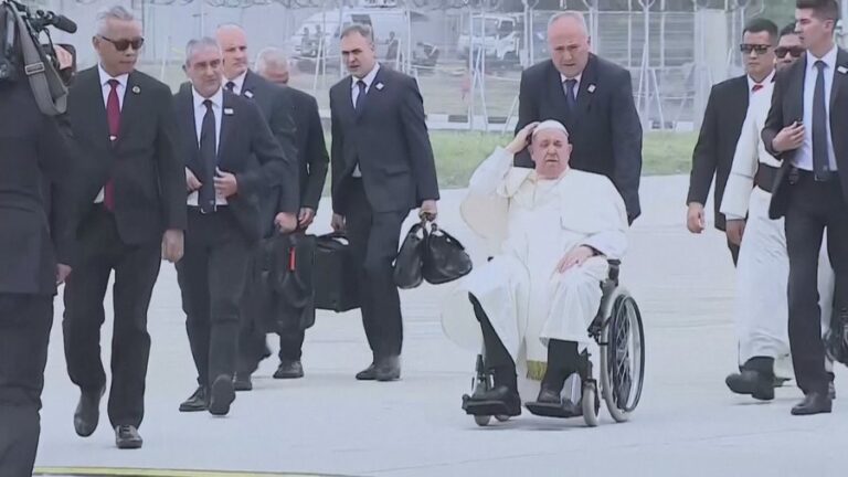Papa në vendin më mysliman në botë, vizita më e gjatë dhe më e largët