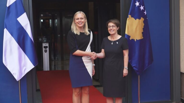 Finlanda mbështet Kosovën, zv/kryeministrja Gërvalla: Ura e Ibrit duhet të hapet, është simbol pajtimi