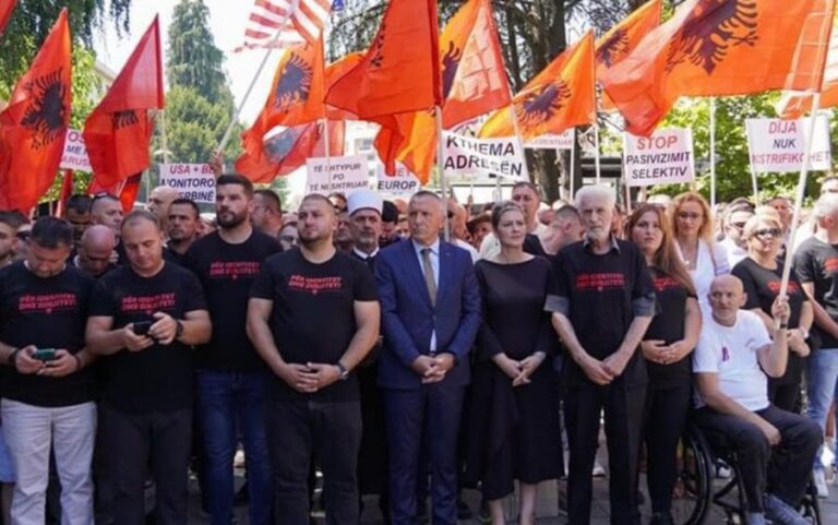 Për dinjitet dhe barazi, marshim i shqiptarëve të Preshevës kundër diskriminimit