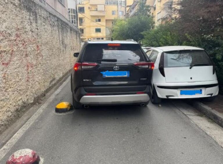 Rrugica e sherrit dhe konfliktëve në Tiranë!
