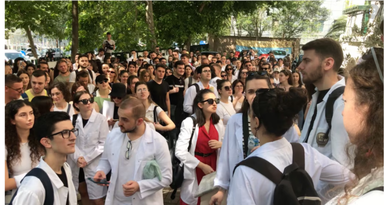 Kuvendi miratoi ndryshimet në ligjin për studentët e mjekësisë