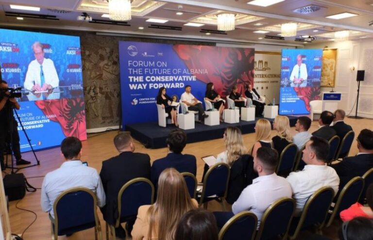 Berisha: Konservatorizimi në Shqipëri ka rrënjë më të thella, ku qëndrojnë mijëra jetë të sakrifikuara