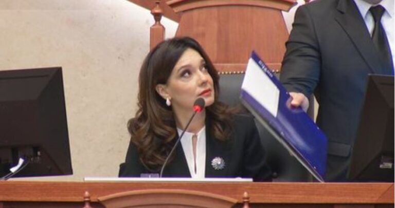 Kaosi në Kuvend, Spiropali: Skenë krimi, janë përbuzësit dhe shkatërruesit më të mëdhenj të demokracisë