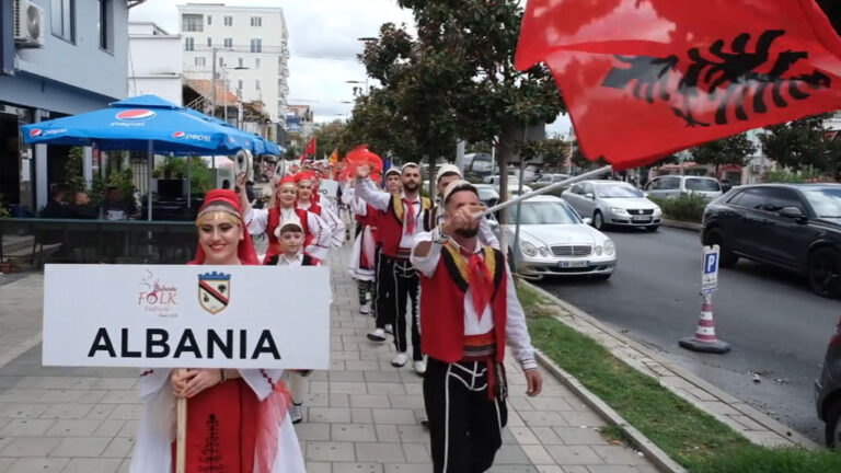 “Balkanika Folk Festival” në Kamëz, kryebashkiaku, Rakip Suli premton ta kthejë në traditë